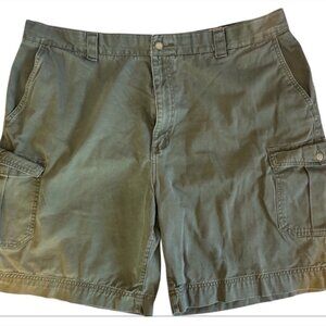 Van Heusen Army Green Men’s Cotton Cargo Shorts Size 42
